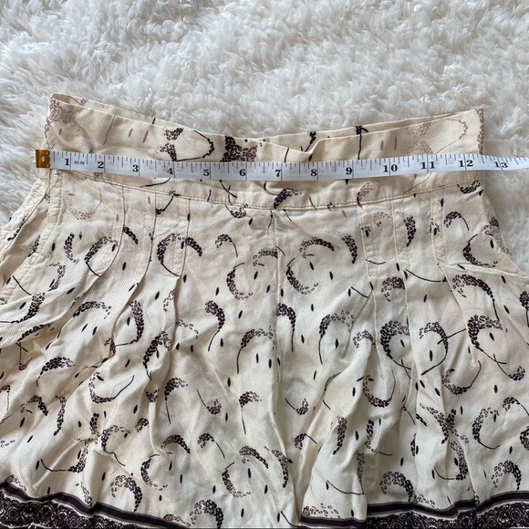 H&M High Waisted Flowy Shorts Size 2 - Picture 6 of 9